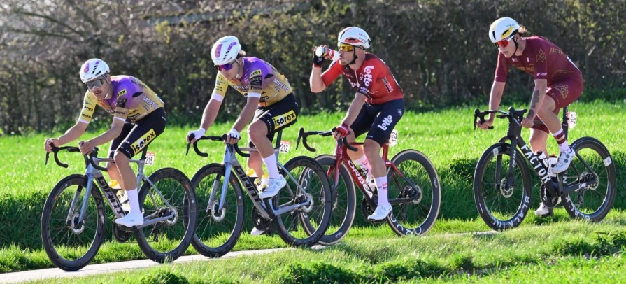 girodociclismo.com.br nokere koerse 2026 jasper philipsen vence em sprint eletrizante confira os resultados e a chegada image 4