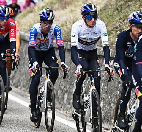 girodociclismo.com.br nosso plano e seguir tadej pogacar com primoz roglic e giulio pellizzari red bull bora revela estrategia para a milan sanremo image 9