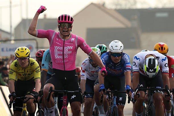 girodociclismo.com.br paris nice luke lamperti bate sprint e vence a 1a etapa confira os resultados e a chegada image 12