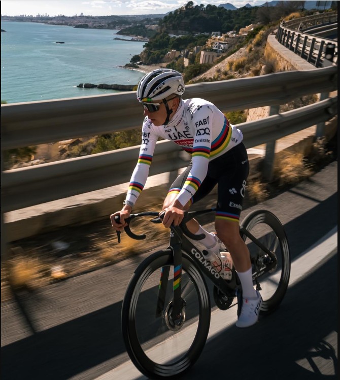 girodociclismo.com.br pogacar inicia temporada como favorito na strade bianche e testa forma na cipressa image