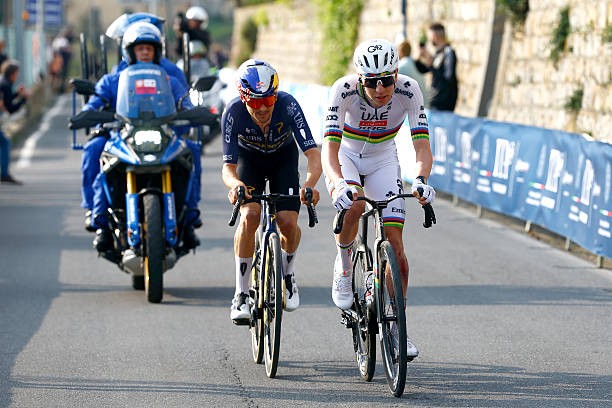 girodociclismo.com.br quando cai pensei que tudo tinha acabado tadej pogacar da detalhes da vitoria historica na milan sanremo assista o video image 6