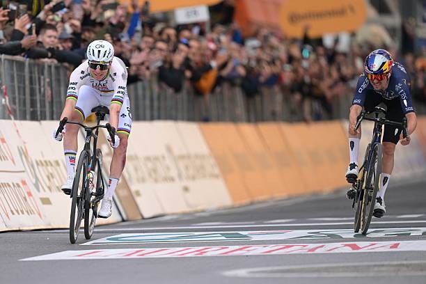 girodociclismo.com.br quando cai pensei que tudo tinha acabado tadej pogacar da detalhes da vitoria historica na milan sanremo assista o video image 7