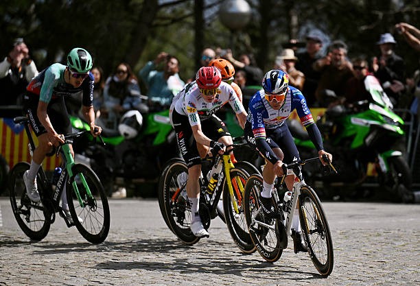 girodociclismo.com.br remco evenepoel critica jonas vingegaard andou na defensiva toda a semana image 7