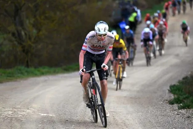 girodociclismo.com.br strade bianche marca a estreia de tadej pogacar na temporada o start list provisorio e as informacoes da prova image 1