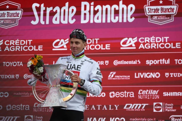 girodociclismo.com.br tadej pogacar apresenta sua forte equipe para a strade bianche 2026 tenho acompanhado do sofa estou animado para voltar image