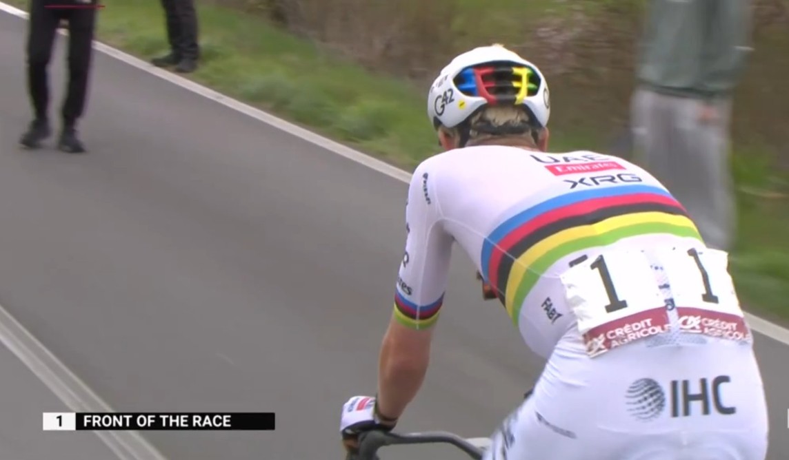 girodociclismo.com.br tadej pogacar faz ataque devastador na strade bianche e inicia longo voo solo image