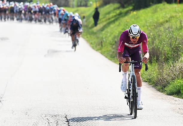 girodociclismo.com.br tadej pogacar nao deixara van der poel para tras sua forma e assustadora johan bruyneel afirma ter informacoes do pelotao assista o video image 1