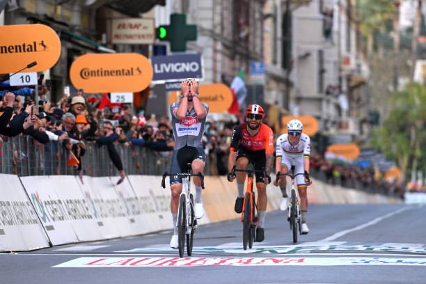 girodociclismo.com.br tadej pogacar precisa atacar na hora certa eddy merckx da dica para pogacar bater mathieu van der poel na milan sanremo image 2