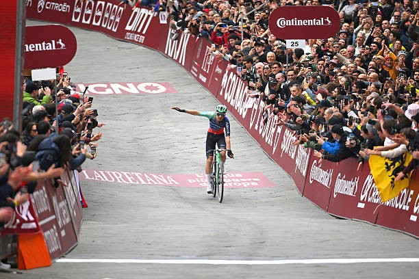 girodociclismo.com.br tadej pogacar vence de uma maneira nunca vista antes lenda do ciclismo considera pogacar superior a eddy merckx image 3