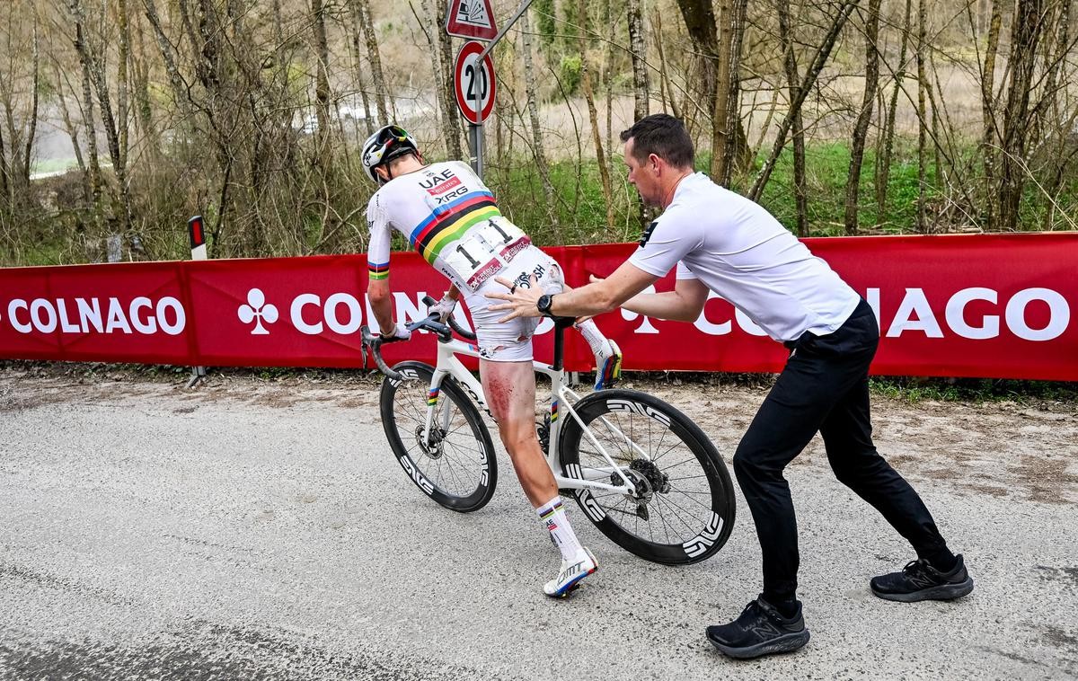 girodociclismo.com.br tadej pogacar venceu a milan san remo com o quadro quebrado so depois da chegada e que descobrimos image