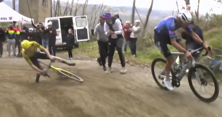 girodociclismo.com.br tirreno adriatico 2026 mathieu van der poel vence a 2a etapa isaac del toro assume a lideranca confira os resultados e a chegada image 2