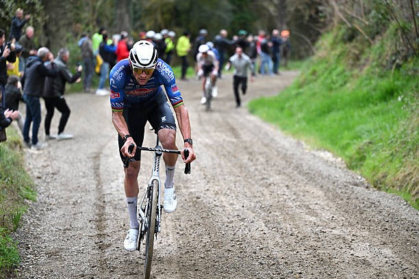 girodociclismo.com.br tirreno adriatico 2026 mathieu van der poel vence a 2a etapa isaac del toro assume a lideranca confira os resultados e a chegada image 7
