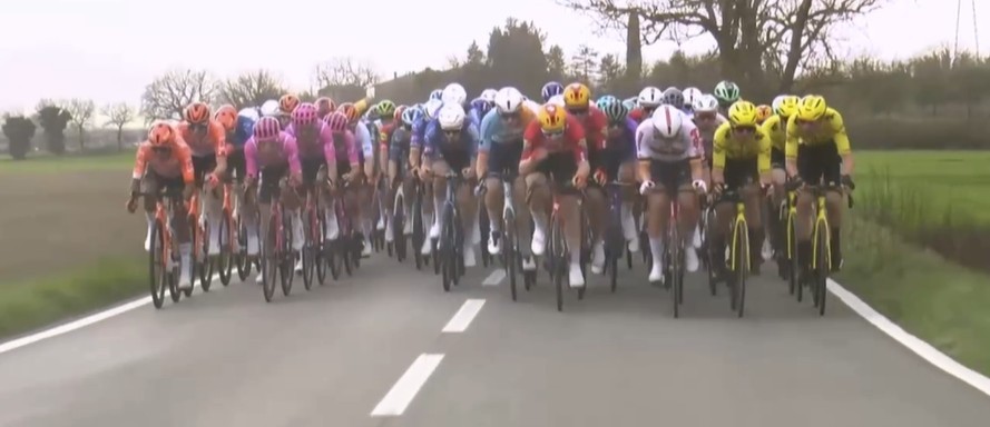 girodociclismo.com.br tirreno adriatico 2026 mathieu van der poel vence a 2a etapa isaac del toro assume a lideranca confira os resultados e a chegada image