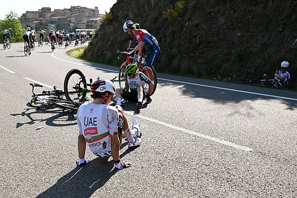 girodociclismo.com.br uae emirates confirma abandono de ivo oliveira na volta a catalunya apos queda confira o anuncio image 1