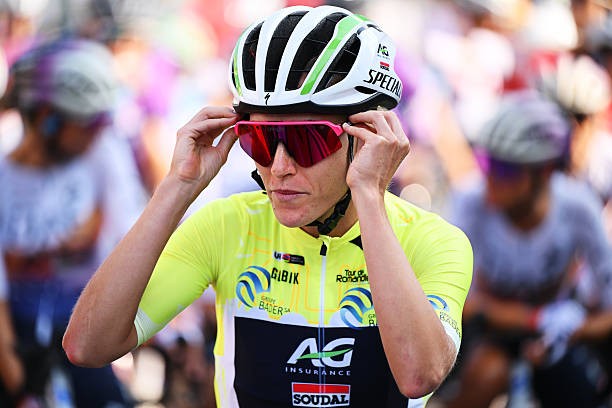 girodociclismo.com.br urska zigart celebra renovacao de contrato e mira protagonismo nos grand tours a equipe me chamou de diamante bruto assista o video image