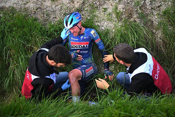 girodociclismo.com.br visma lease a bike e soudal quick step perdem importantes gregarios apos quedas image 4