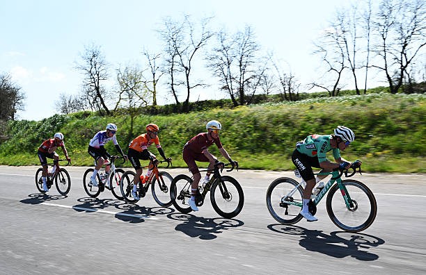 girodociclismo.com.br volta a catalunya 2026 vence a 1a etapa e assume a lideranca confira os resultados e a chegada image 5