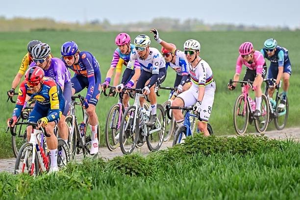 girodociclismo.com.br a tatica de tadej pogacar se voltou contra ele estrategia da uae sai pela culatra na paris roubaix avalia marc sergeant image 2