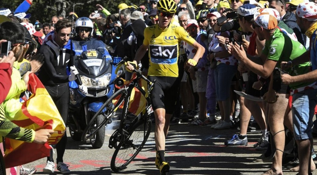 girodociclismo.com.br ciclista do worldtour e flagrado correndo e empurrando a bicicleta durante a fleche wallone assista o inusitado video image 2