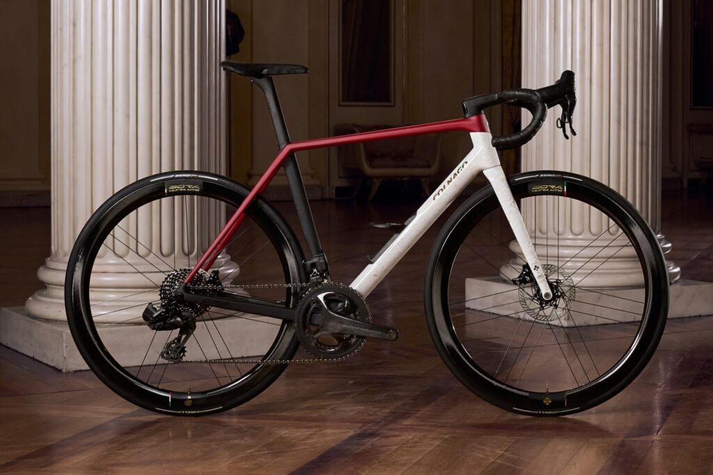 girodociclismo.com.br colnago apresenta a nova c72 e reforca tradicao da iconica serie c image 10