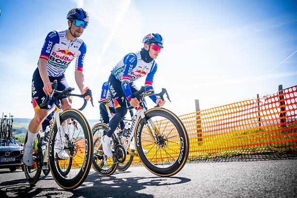 "Depois desta subida a corrida será decidida" Remco Evenepoel concede entrevista antes da Liège-bastogne-Liège, assista o vídeo 3 girodociclismo.com.br depois desta subida a corrida e decidida remco evenepoel concede entrevista antes da liege bastogne liege assista o video image 1