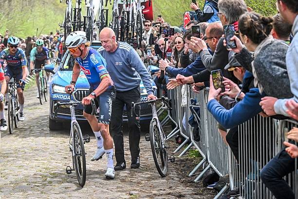 girodociclismo.com.br foi uma grande burrice da minha parte diretor da alpecin analisa fracasso de mathieu van der poel na paris roubaix image 3
