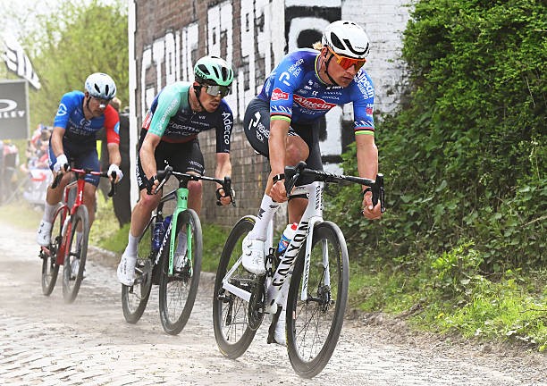 girodociclismo.com.br foi uma grande burrice da minha parte diretor da alpecin fala sobre fracasso de mathieu van der poel na paris roubaix image 3