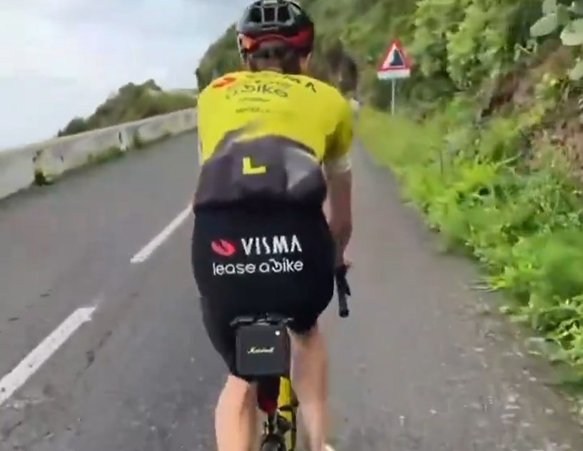 girodociclismo.com.br jonas vingegaard domina inicio de temporada e encara giro com descontracao image