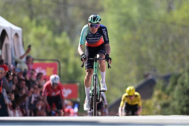 girodociclismo.com.br la fleche wallonne 2026 fenomeno paul seixas vence no muro de huy aos 19 anos confira os resultados e a chegada image 4