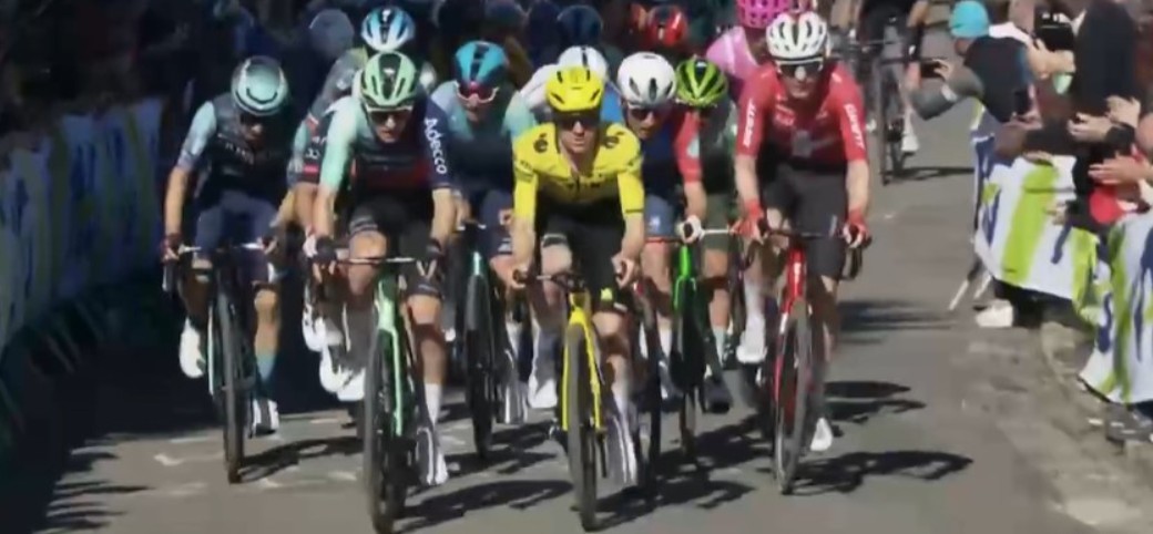 girodociclismo.com.br la fleche wallonne 2026 fenomeno paul seixas vence no muro de huy aos 19 anos confira os resultados e a chegada image 5