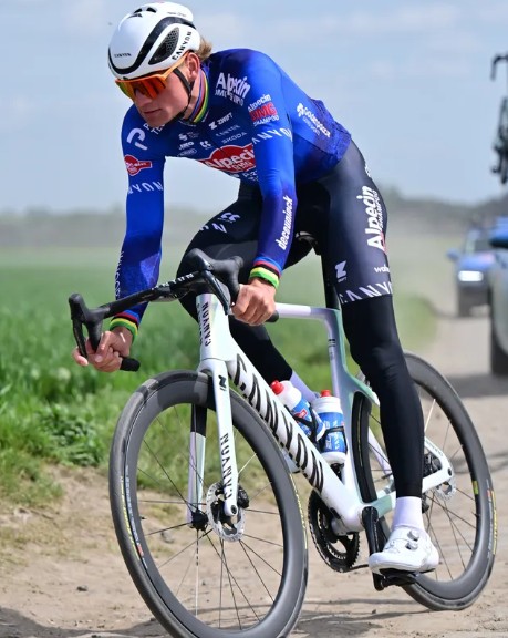 girodociclismo.com.br mathieu van der poel mira quarto titulo na paris roubaix apos reconhecimento estrategico image 3