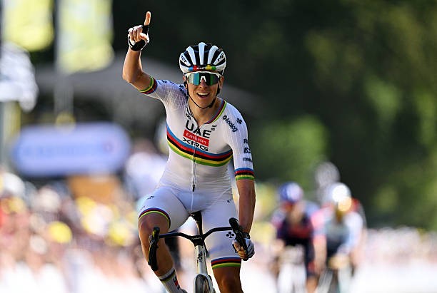 "Me pediram dinheiro para ter Lance Armstrong, para Tadej Pogacar não" diretor do Tour de Romandie faz forte revelação 1 girodociclismo.com.br me pediram dinheiro para ter lance armstrong para tadej pogacar nao diretor do tour de romandie faz revelacao surpreendente image 2