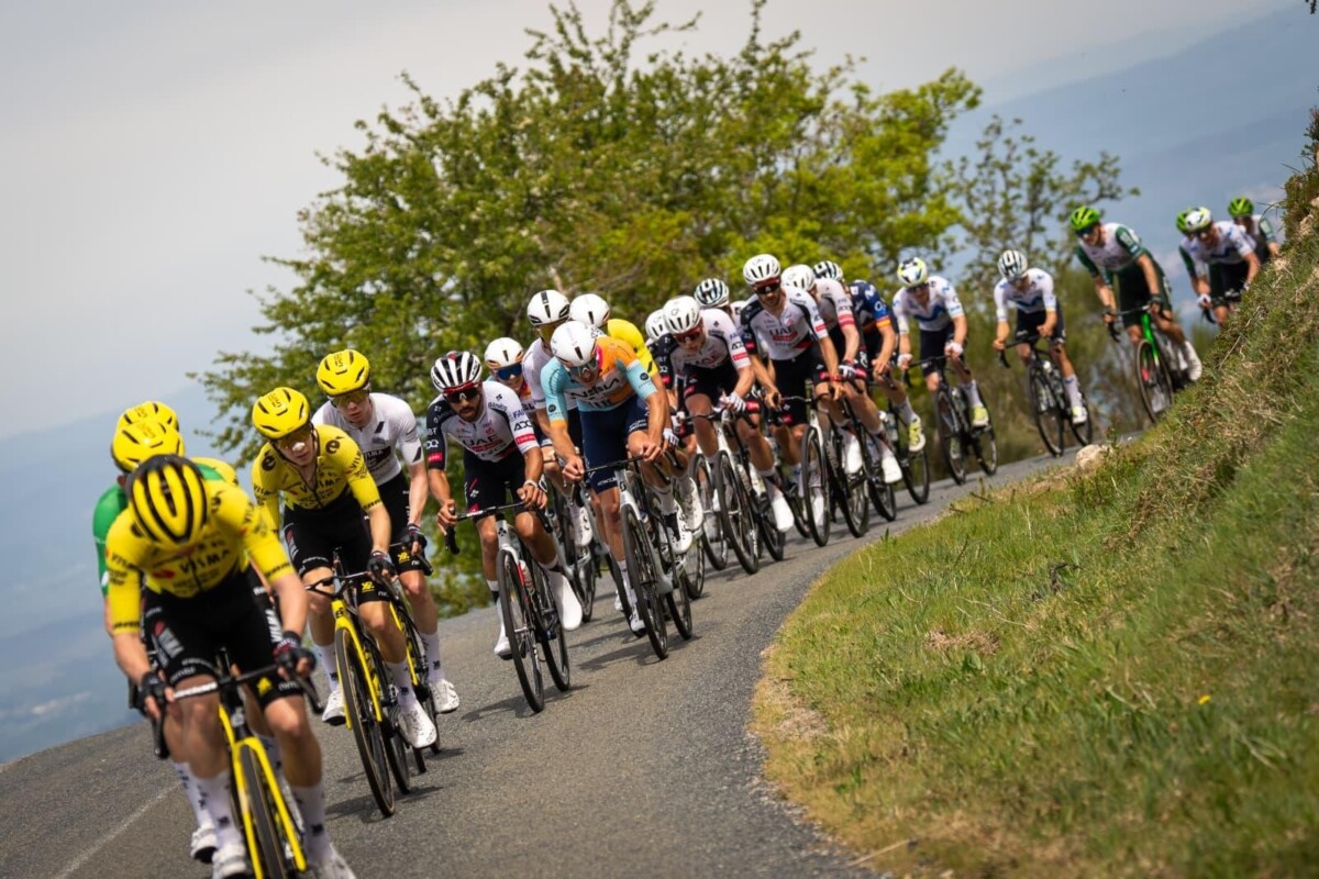 O Gran Camiño 2026: Adam Yates vence a 4ª etapa e assume a liderança; confira os resultados e a chegada 6 girodociclismo.com.br o gran camino 2026 adam yates vence a 4a etapa e assume a lideranca confira os resultados e a chegada image 14