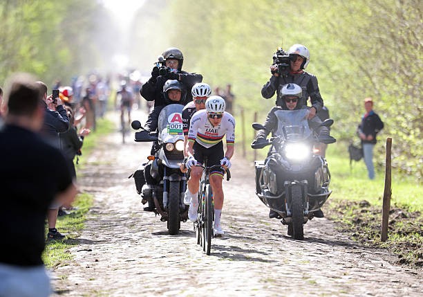 girodociclismo.com.br pais de pogacar priorizam seguranca sobre feitos historicos na paris roubaix image 9
