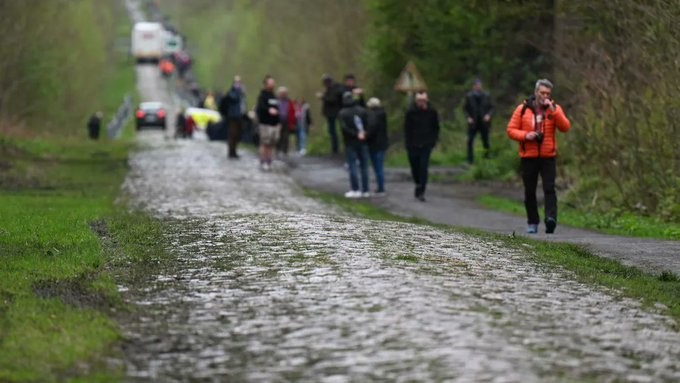 girodociclismo.com.br paris roubaix tem seguranca ameacada apos roubo de paralelepipedos image 4
