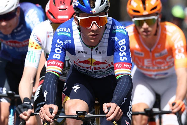 girodociclismo.com.br pelotao reage a presenca de remco evenepoel no tour de flandres uma surpresa lutara pelo podio 1o de abril assista o video image