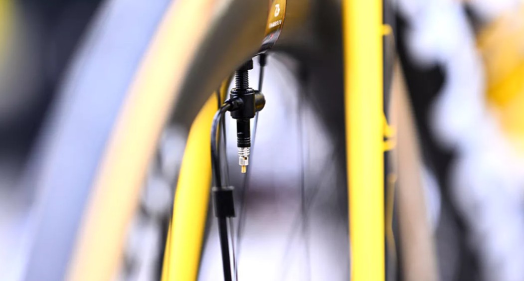 girodociclismo.com.br polemica antes da paris roubaix uci proibe sistema inovador de pneus da visma equipe reage forte isso nao e coincidencia image 1