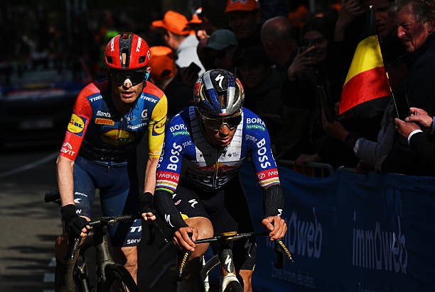 girodociclismo.com.br remco evenepoel celebra vitoria marcante na amstel gold race image 4