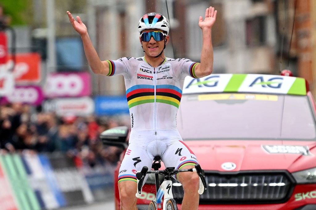 girodociclismo.com.br remco evenepoel esta fora da fleche wallonne belga focara semana para enfrentar tadej pogacar no domingo image