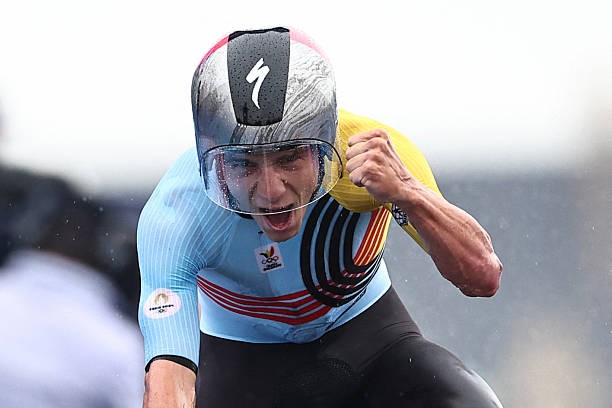 girodociclismo.com.br remco evenepoel firma contrato vitalicio com a specialized para me contratar tem que trazer a specialized confira o anuncio oficial image 3
