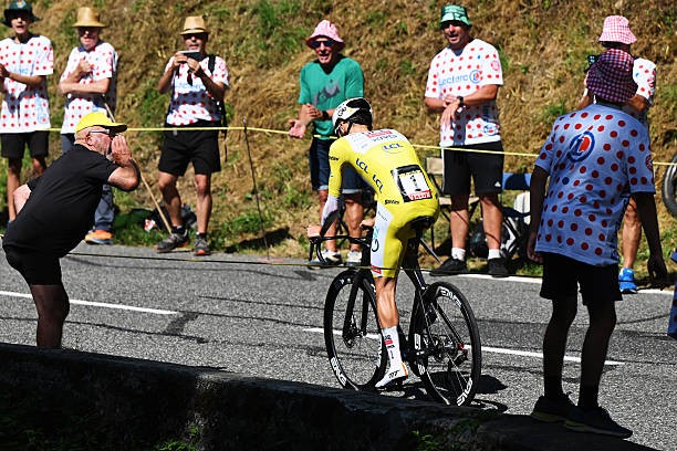 girodociclismo.com.br tadej pogacar com bicicleta inedita no tour de romandie modelo pode receber uma gigante coroa de 70 dentes image 4