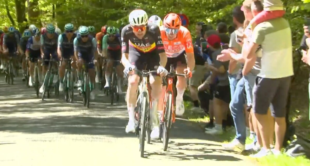girodociclismo.com.br tadej pogacar descreve vitoria na liege bastogne liege eu estava pronto para o sprint com o paul seixas assista o video image 10