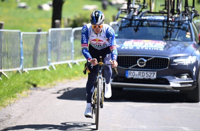 girodociclismo.com.br tadej pogacar e impressionante mas podemos contra atacar remco evenepoel projeta a liege bastogne liege em entrevista coletiva image