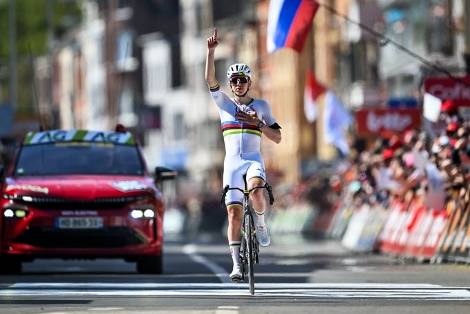 girodociclismo.com.br tadej pogacar e paul seixas quebram recorde em iconica montanha belga ciclistas registram marca impressionante image