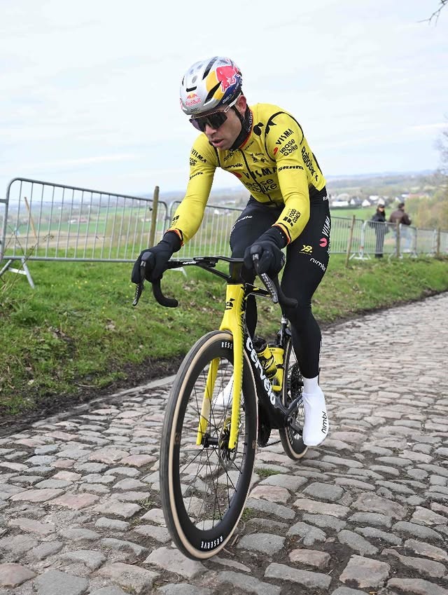 girodociclismo.com.br tadej pogacar e van der poel sao favoritos mas evenepoel mudara as coisas wout van aert analisa favoritos no tour de flandres ouca o audio image 3