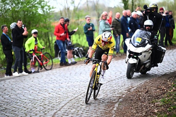 girodociclismo.com.br tadej pogacar e van der poel sao favoritos mas evenepoel mudara as coisas wout van aert analisa favoritos no tour de flandres ouca o audio image 5