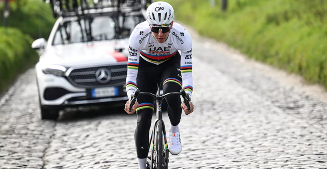 girodociclismo.com.br tadej pogacar e wout van aert aceleram forte em treinos para o tour de flandres confira as imagens dos treinamentos image 11