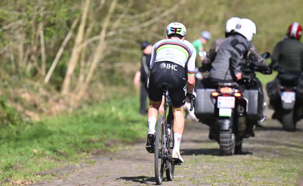 girodociclismo.com.br tadej pogacar quebra recorde durante preparacao na paris roubaix esloveno marca 475 kmh de media em setor de paralelepipedos image 2