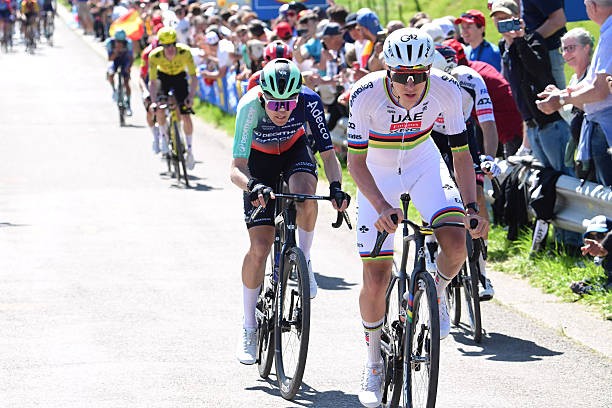 "Tadej Pogacar queria colocar Paul Seixas em seu devido lugar" diretor do WorldTour revela detalhes do duelo na Liège-Bastogne-Liège 2 girodociclismo.com.br tadej pogacar queria colocar paul seixas em seu devido lugar diretor do worldtour image 1