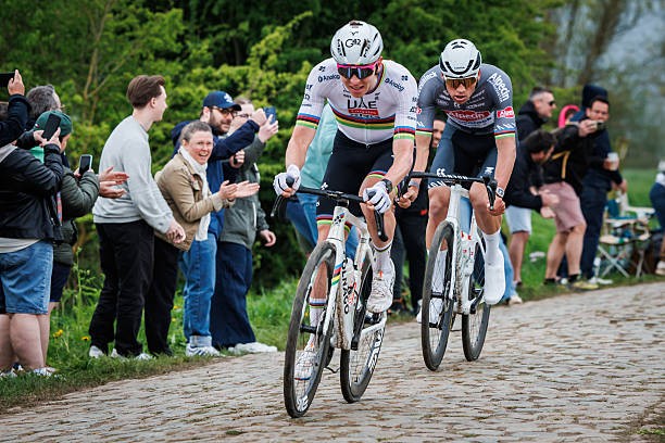 girodociclismo.com.br tadej pogacar tem quase uma obsessao sera dificil derrota lo diretor da paris roubaix analisa duelo com mathieu van der poel image